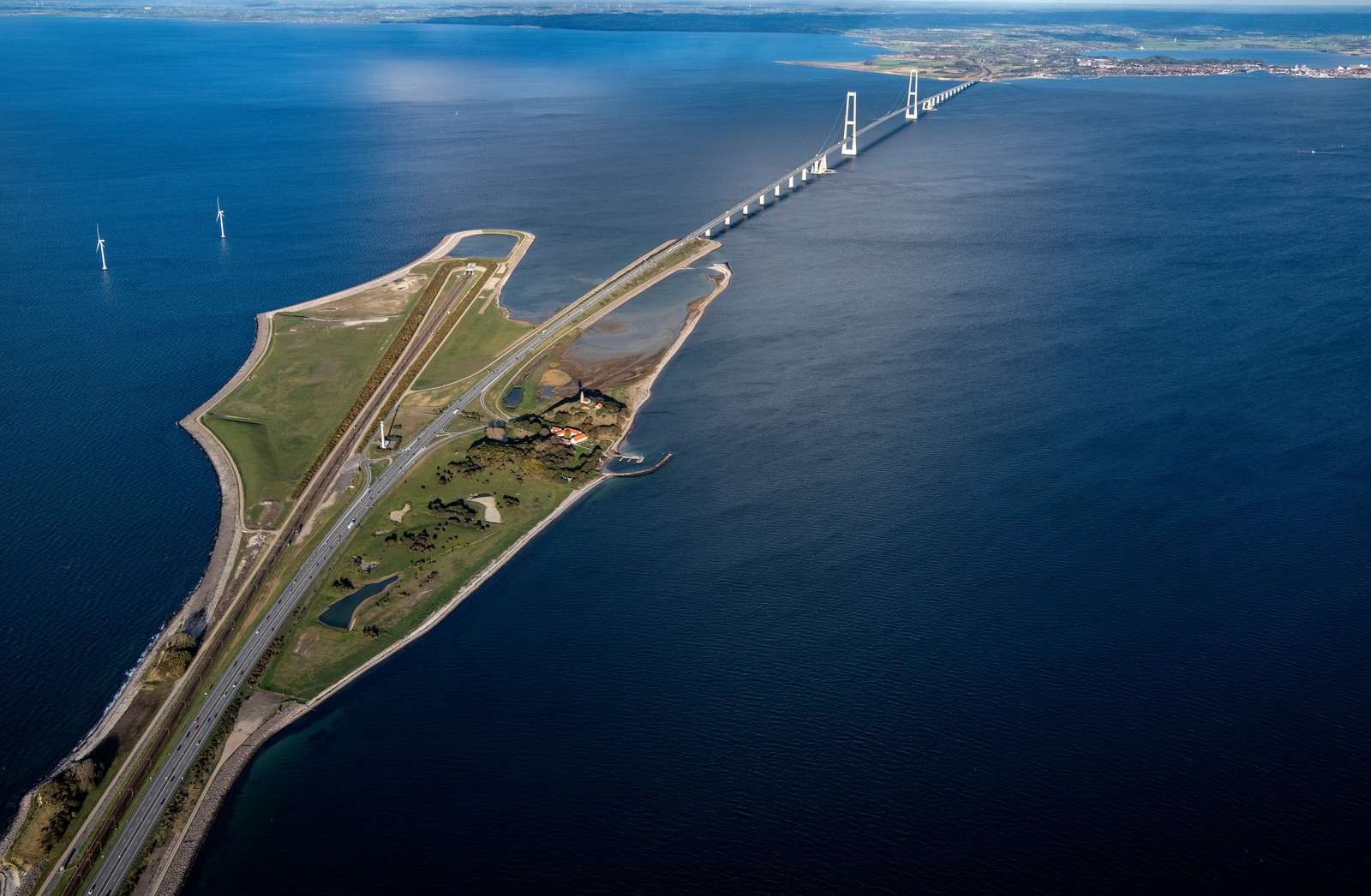 Närbild av Storebæltsbroen